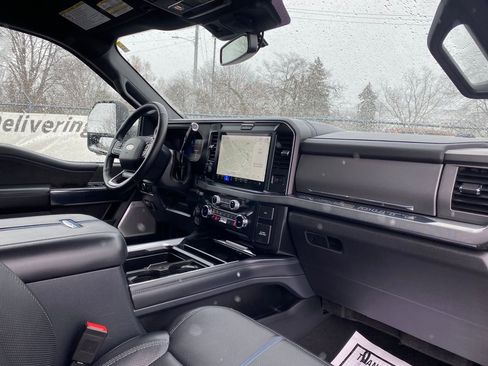 Used 2025 Ford F250 Platinum image 21