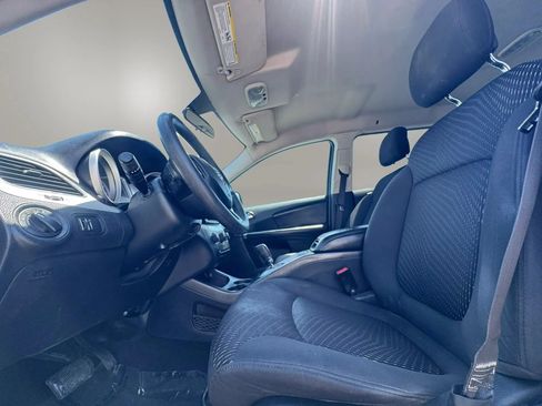 Used 2017 Dodge Journey SE FWD image 11