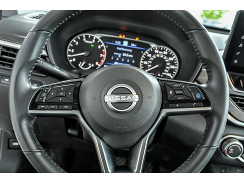 Used 2023 Nissan Altima 2.5 SV w/ SV Premium Package AWD/4WD image 18