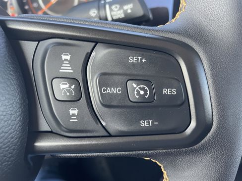 Used 2024 Jeep Gladiator Sport image 14