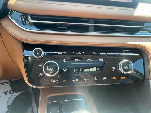 Used 2025 INFINITI QX60 Sensory AWD/4WD image 18