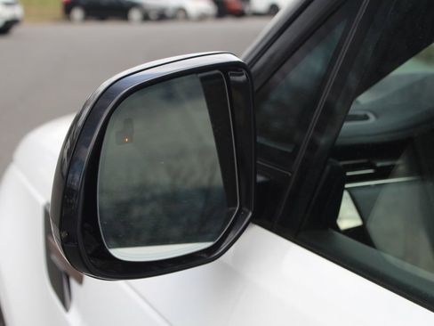 Used 2023 Land Rover Range Rover Sport SE Dynamic image 12