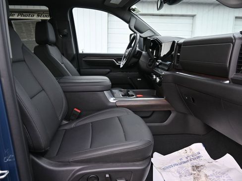 Used 2024 GMC Sierra 3500 SLT w/ SLT Premium Package image 23