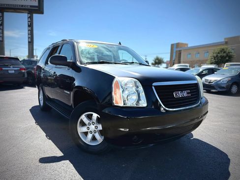 Used 2012 GMC Yukon SLT w/ SLT-2 Equipment Package AWD/4WD image 2