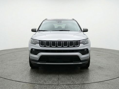 Used 2025 Jeep Compass Limited image 2