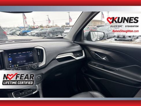 Used 2024 GMC Terrain SLT image 37