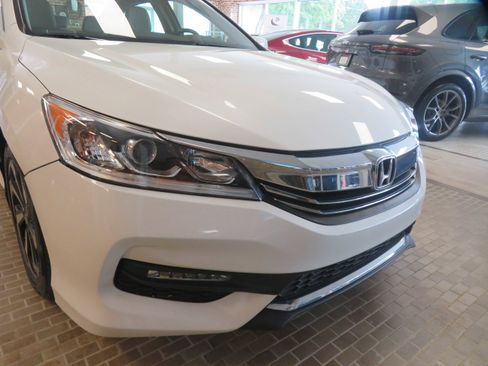 Used 2016 Honda Accord EX-L image 69