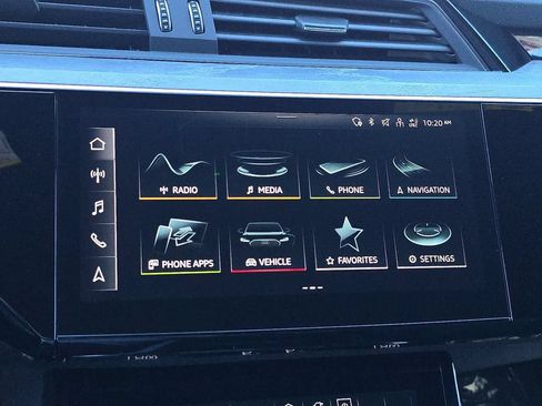 Used 2023 Audi e-tron Premium Plus w/ Premium Plus Package AWD/4WD image 27