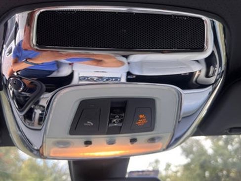 Used 2019 Rolls-Royce Wraith image 15