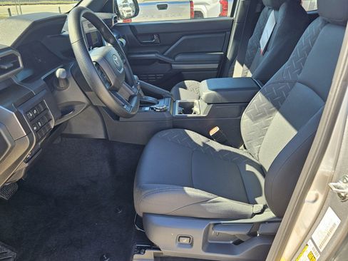 New 2025 Toyota Tacoma SR5 image 4