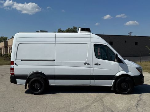 Used 2014 Mercedes-Benz Sprinter 2500 image 5