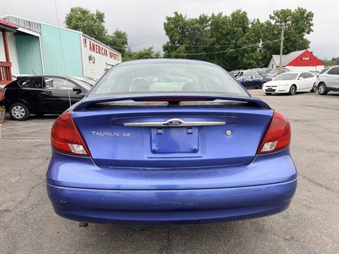 Used 2003 Ford Taurus SE FWD image 4