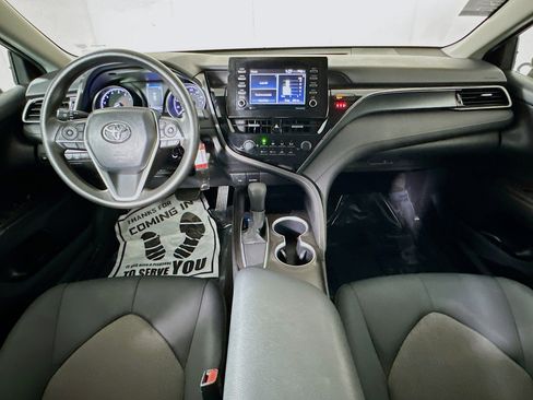 Used 2021 Toyota Camry LE image 27
