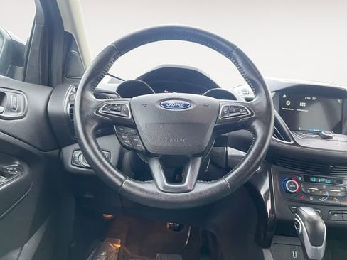 Used 2019 Ford Escape SE image 12