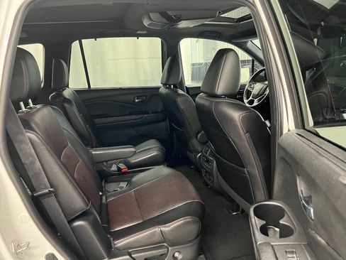Used 2022 Honda Pilot Black Edition image 11