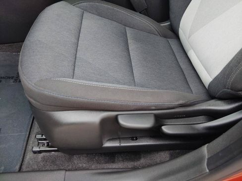 Used 2024 Chevrolet Trax LS w/ LS Convenience Package FWD image 15