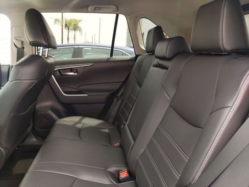 Used 2023 Toyota RAV4 XLE Premium image 19