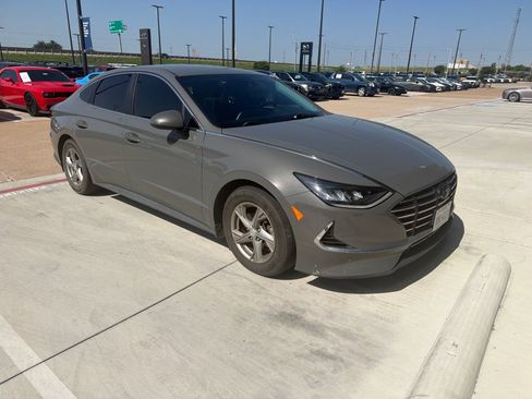 Used 2023 Hyundai Sonata SE FWD image 3