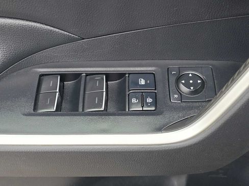 Used 2022 Toyota RAV4 XLE Premium AWD/4WD image 24
