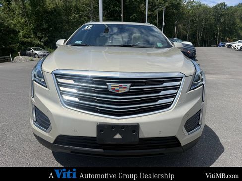 Used 2017 Cadillac XT5 Luxury w/ Driver Awareness Package AWD/4WD image 3