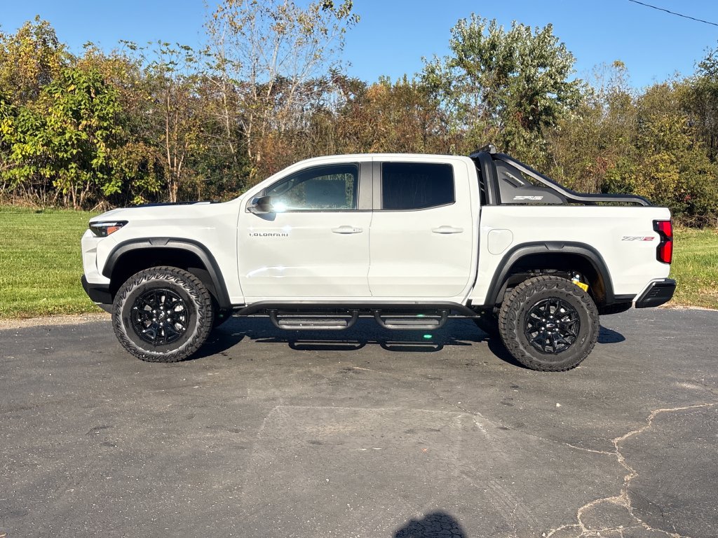 New 2026 Chevrolet Colorado ZR2 w/ Midnight Edition AWD/4WD image 2