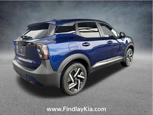 Used 2025 Nissan Kicks SV image 4