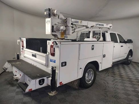 Used 2022 RAM 3500 Tradesman w/ Chrome Appearance Group AWD/4WD image 8