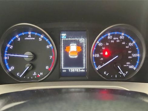 Used 2018 Toyota RAV4 LE w/ All Weather Liner Package AWD/4WD image 25