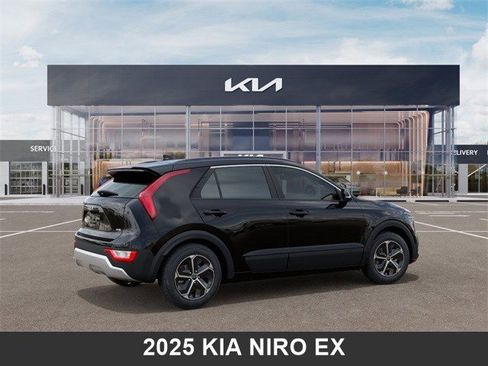 Used 2025 Kia Niro EX image 6