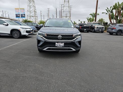 Used 2022 Volkswagen Taos SE AWD/4WD image 2