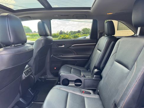 Used 2016 Toyota Highlander Limited Platinum AWD/4WD image 38
