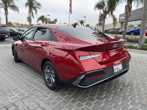 Certified 2024 Hyundai Elantra Blue image 3