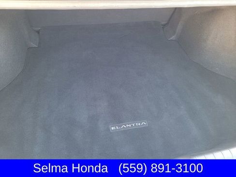 Used 2021 Hyundai Elantra SEL image 25