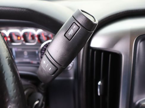 Used 2019 Chevrolet Silverado 2500 LT w/ Midnight Edition image 9