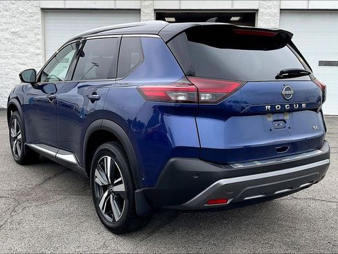 Used 2023 Nissan Rogue SL w/ SL Premium Package FWD image 3