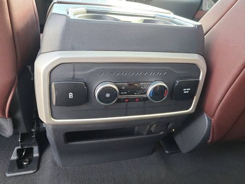 Used 2024 Ford Expedition Max Limited AWD/4WD image 12