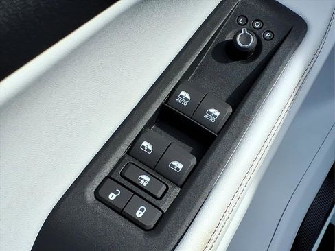 New 2026 Jeep Cherokee Overland AWD/4WD image 17
