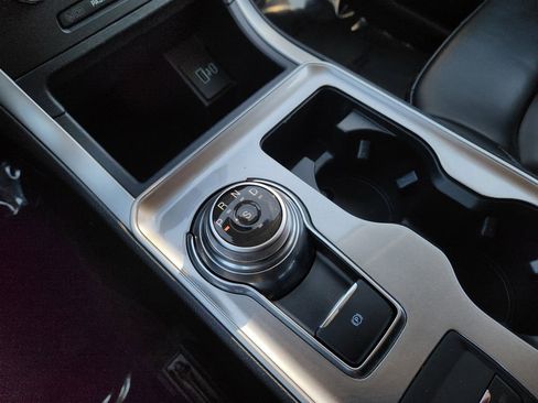 Used 2024 Ford Edge SEL image 21