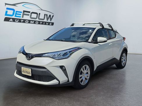 Used 2021 Toyota C-HR LE FWD image 7