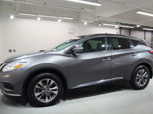 Used 2016 Nissan Murano S AWD/4WD image 3