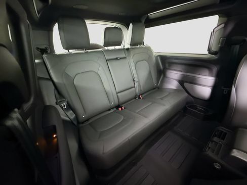 Certified 2023 Land Rover Defender 90 V8 AWD/4WD image 22