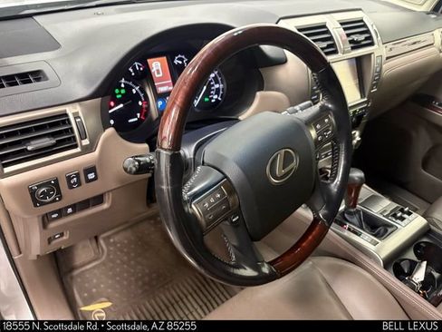 Used 2017 Lexus GX 460 Premium w/ Premium Package AWD/4WD image 11