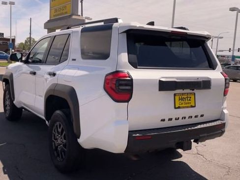 Used 2025 Toyota 4Runner SR5 AWD/4WD image 8