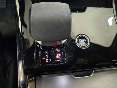 Used 2025 Land Rover Range Rover Sport SE AWD/4WD image 36