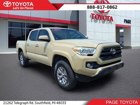 Used 2017 Toyota Tacoma SR5 w/ Tow Package AWD/4WD image 1