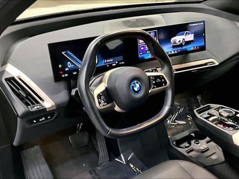 Used 2024 BMW iX xDrive50 w/ Sport Package AWD/4WD image 16