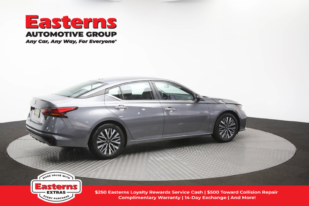Used 2024 Nissan Altima 2.5 SV FWD image 45