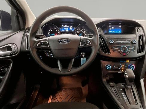 Used 2018 Ford Focus SE image 8