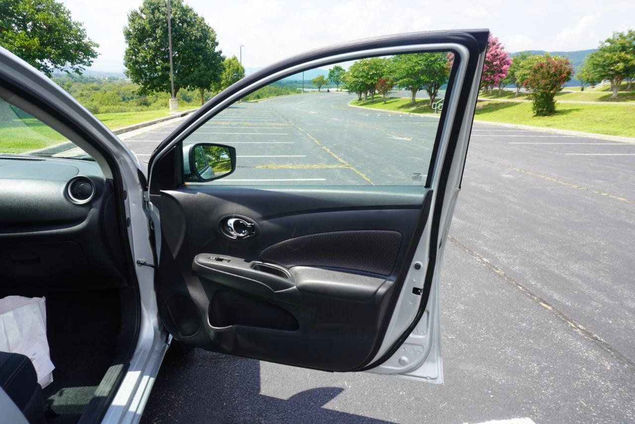 Used 2017 Nissan Versa SV w/ SV Special Edition Package FWD image 20