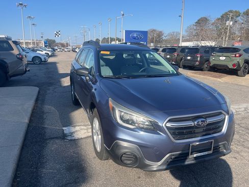 Used 2018 Subaru Outback 2.5i image 2